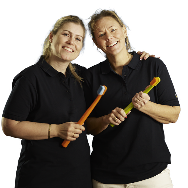 Søg job hos os - personale med tandbørster